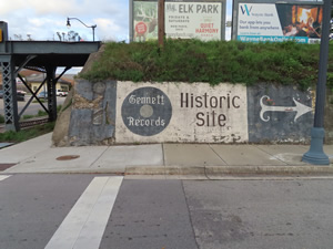 Sign pointing to site of historic Gennett recording studio in Richmond, Indiana.