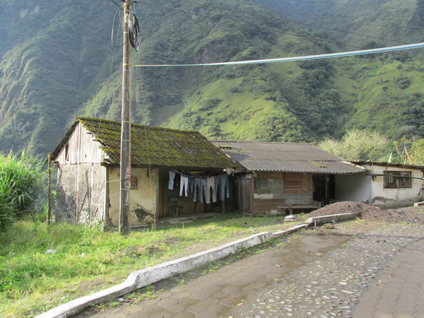 Homes between Banos, Ecuador to Puyo, Ecuador