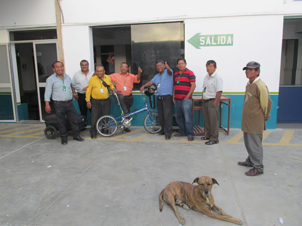 Taxi drivers around Ted’s bike.  These guys watched Ted assemble his bike at the bus station when Ted arrived in Piura, Peru.