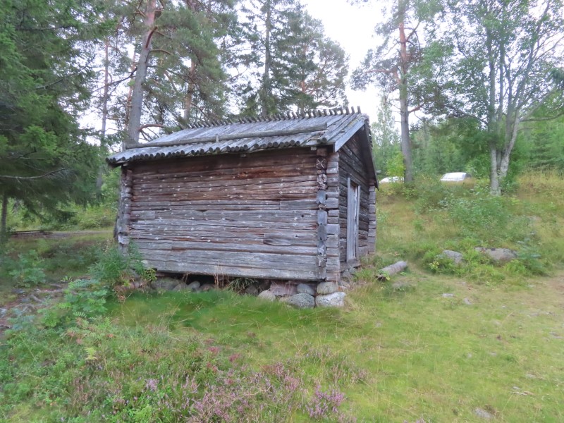 Historic log building near Lvhllan trail on outskirts of Hrnsand, Sweden. (Lnsmuseets Sjbodar)